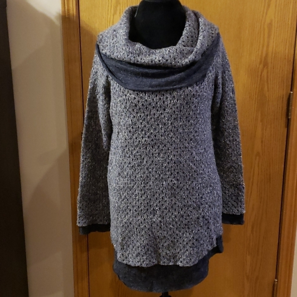 Soft surroundings grey lagenlook layered sweater